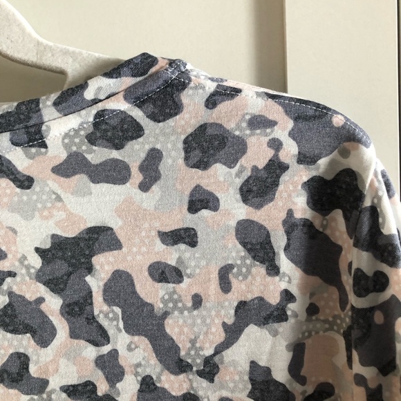 3/$20 OLD NAVY Workout T-Shirt NWOT - Picture 4 of 7